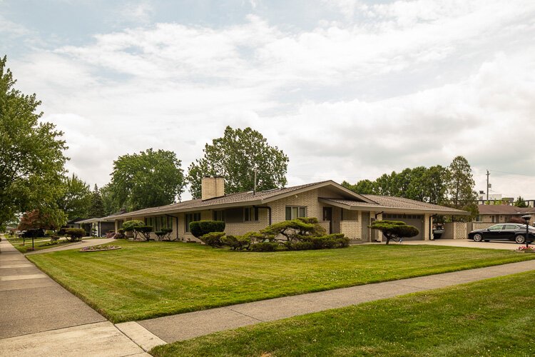 Mid-century modern homes in Southfield. Photo by David Lewinski.