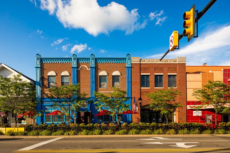 Patio life in downtown Farmington. Photo by David Lewinski