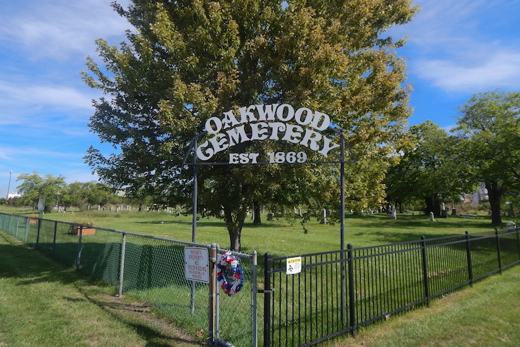 Oakwood Cemetery