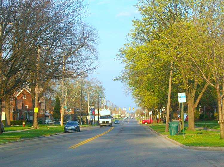Tireman Road divides the two cities. Photo by David Sands.