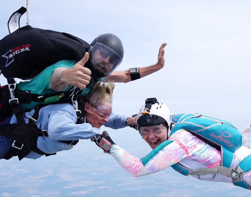 Meet the 85-year-old Michigan skydiver going for 1000 jumps