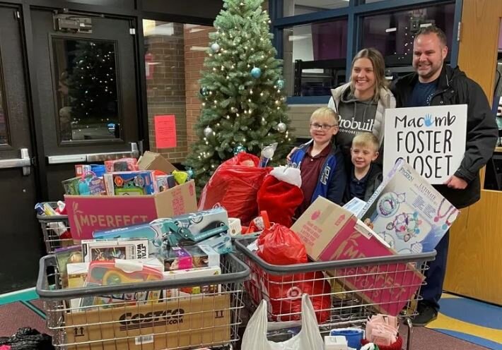 MACOMB FOSTER CLOSET: Volunteers donating items to foster kids and their families at the Macomb Foster Closet. Credit: Courtesy of Macomb Foster Closet. 