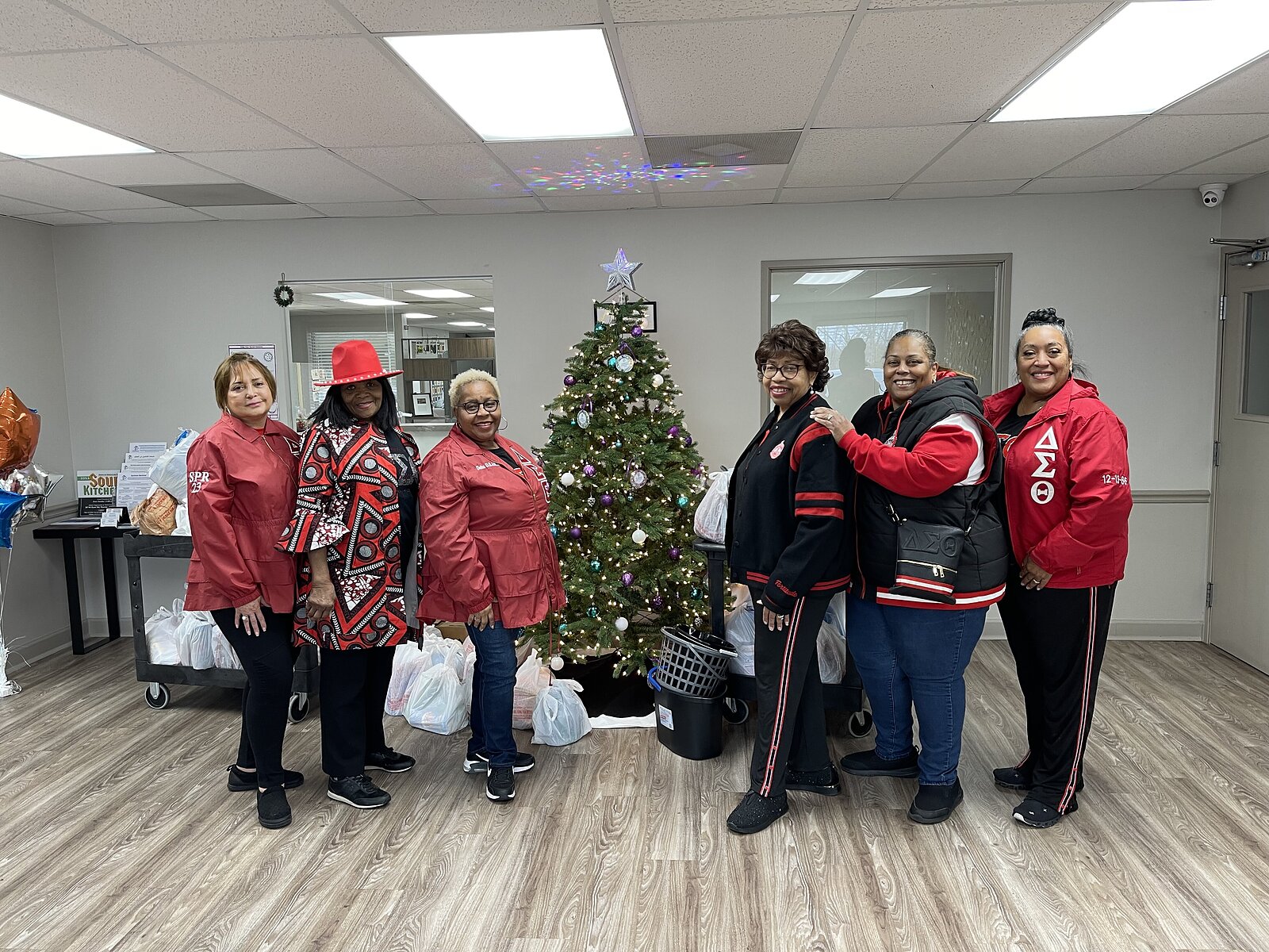 TURNING POINT: Donors supporting Turning Point from Macomb Alumnae Chapter Delta Sigma Theta Sorority. Credit: Courtesy of Turning Point.