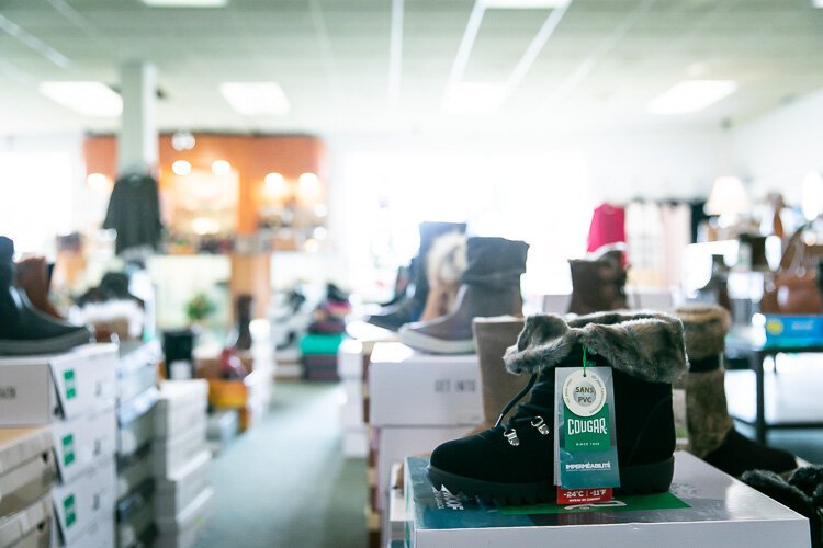 Inside the Village Shoe Inn. (Photo: David Lewinski)