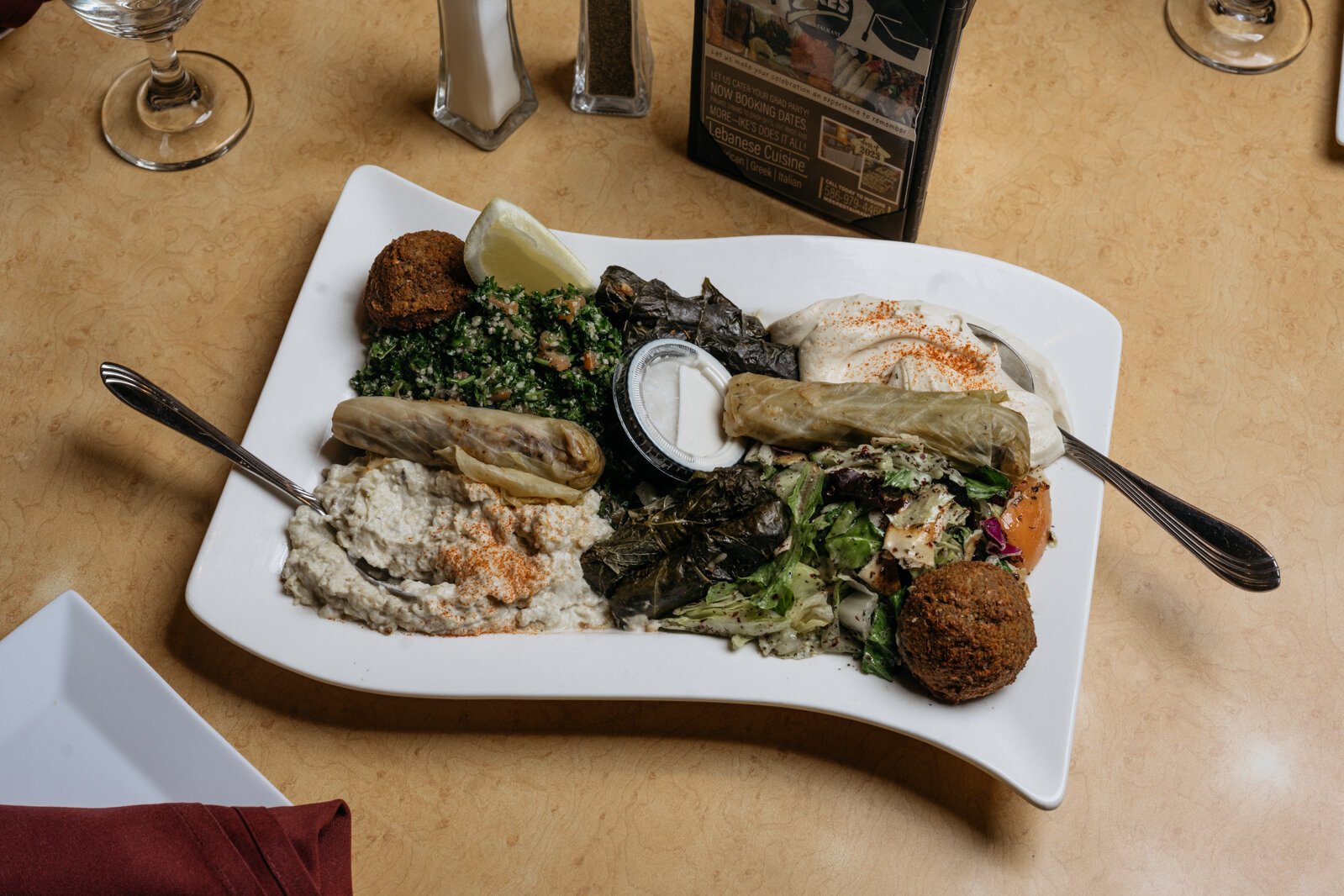 Ike's offers a wide selection of vegan- and vegetarian-friendly dishes.