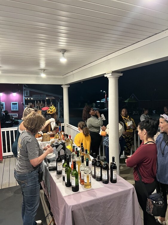 Winetasting at Westview Orchard (Westview Orchard)