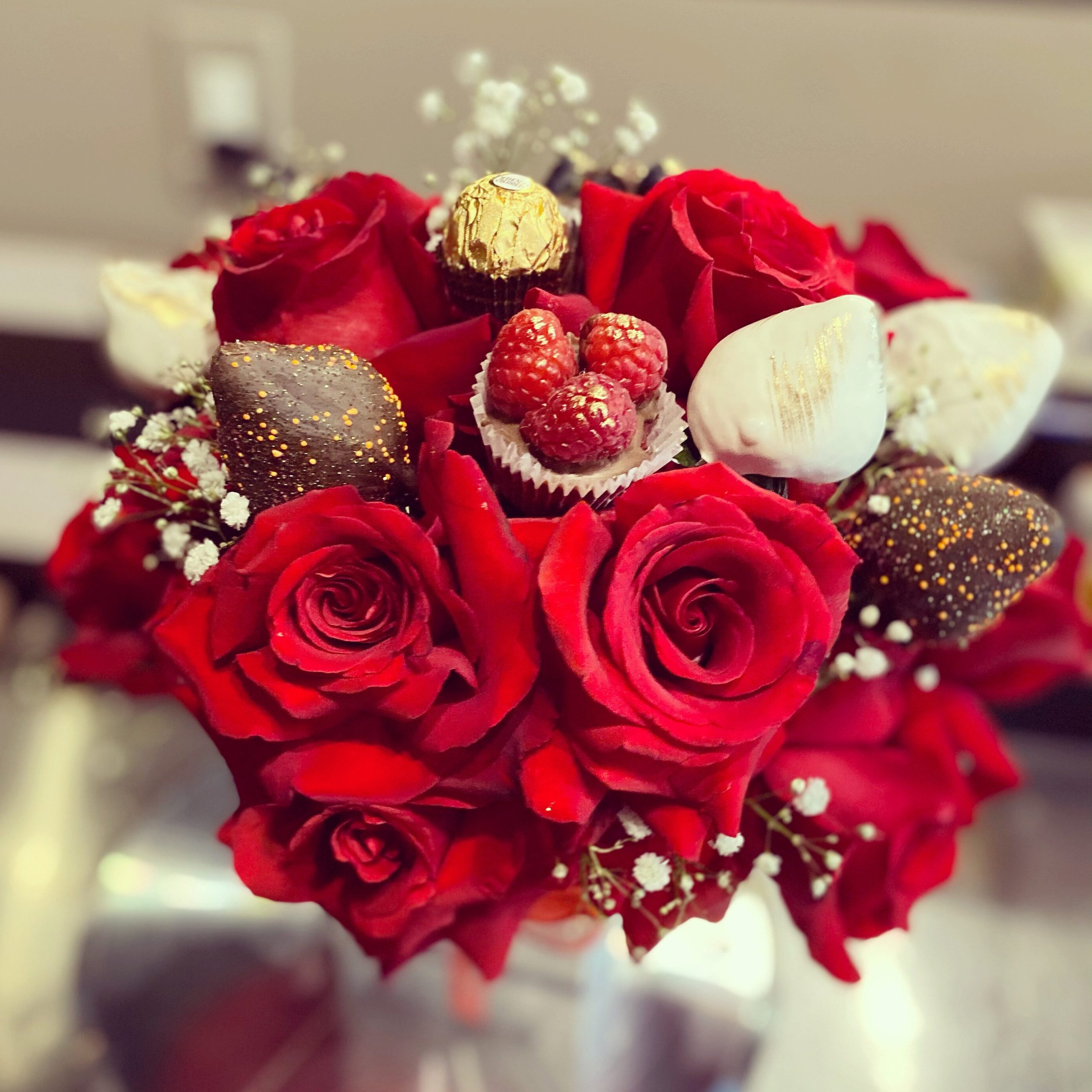 Edible bouquets and chocolate-covered strawberries are available for Valentine’s Day.