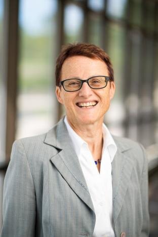 Dr. Maria Muzik.