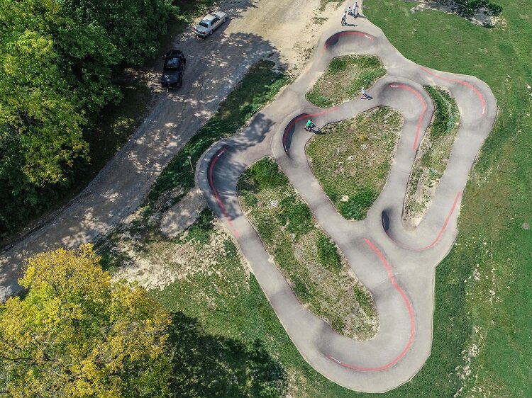Pump track