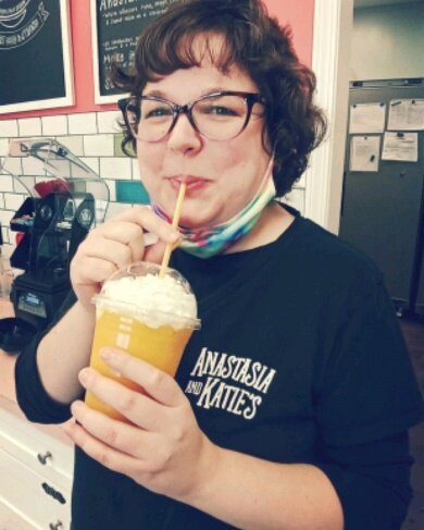 Marissa Marzec, barista, trying one of the new smoothie drinks